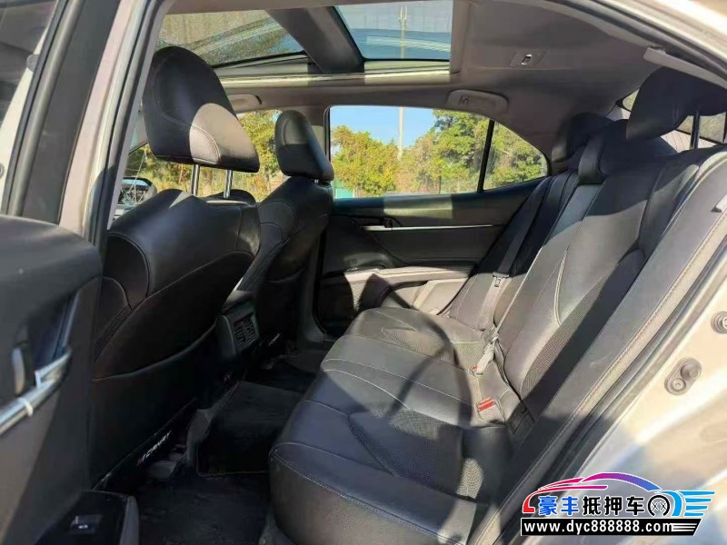 18年丰田凯美瑞轿车抵押车出售