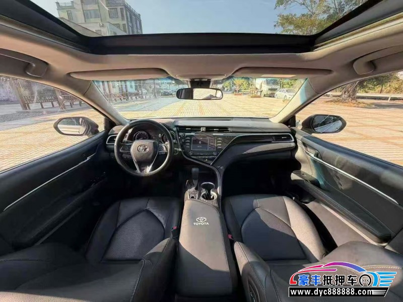 18年丰田凯美瑞轿车抵押车出售