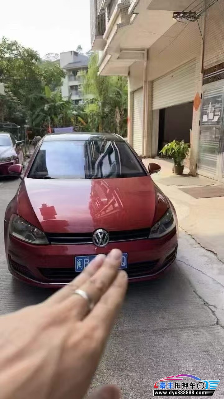 抵押车出售15年大众高尔夫轿车