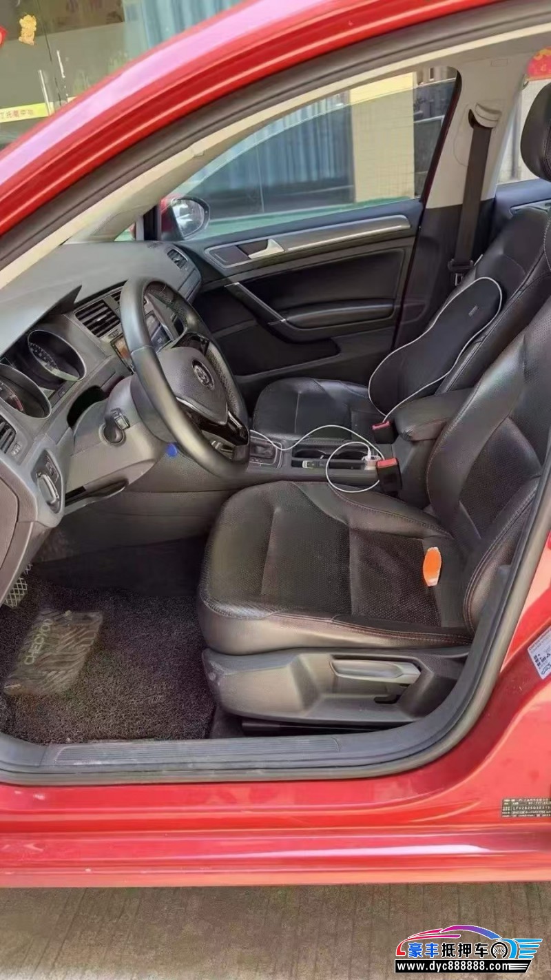 15年大众高尔夫轿车抵押车出售