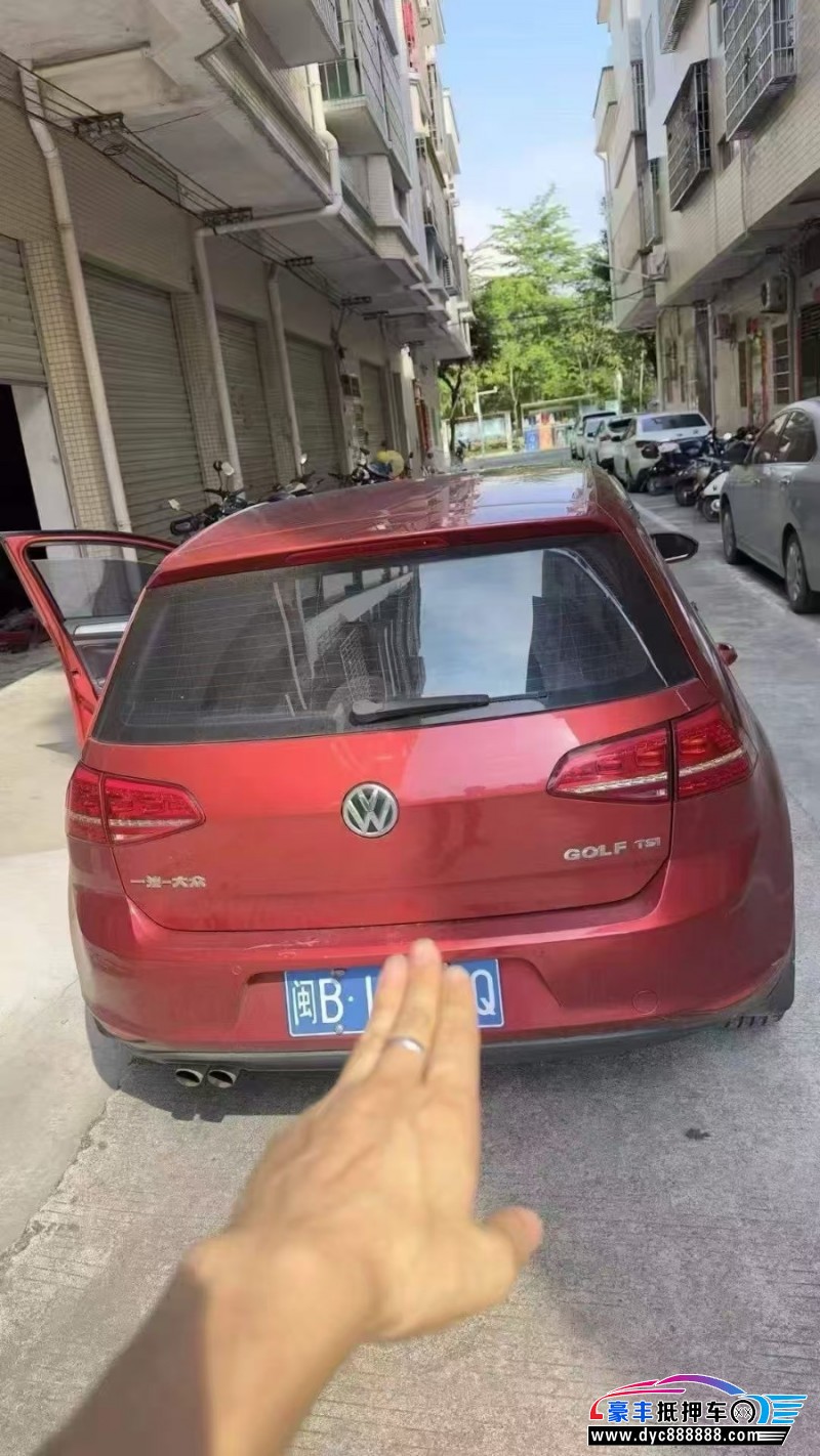 15年大众高尔夫轿车抵押车出售