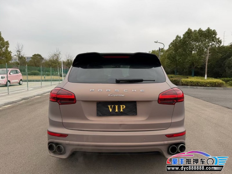 14年保时捷卡宴轿车抵押车出售