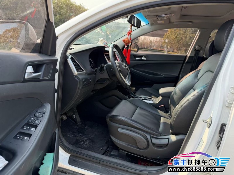 18年现代途胜轿车抵押车出售