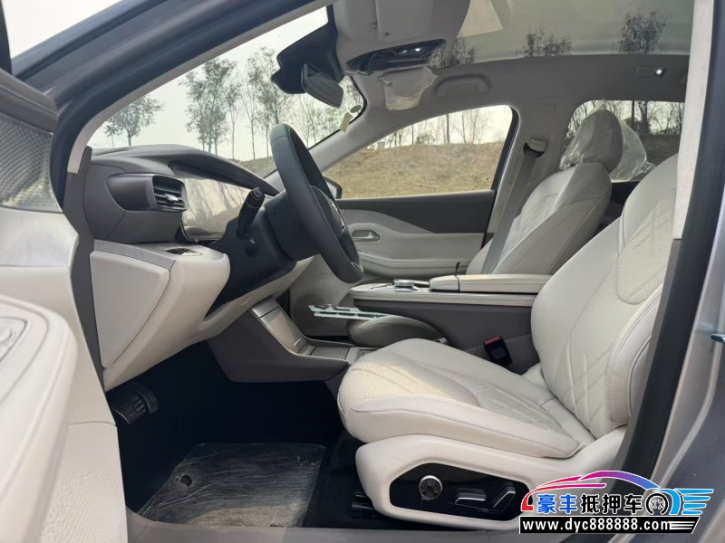 26年极狐阿尔法S轿车抵押车出售