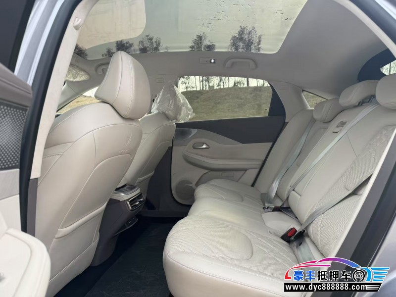 26年极狐阿尔法S轿车抵押车出售