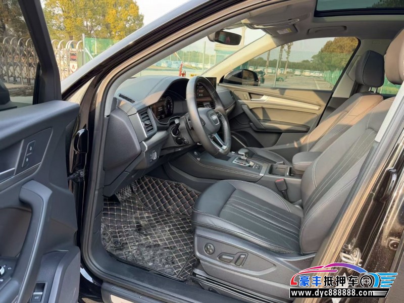 22年奥迪Q5轿车抵押车出售