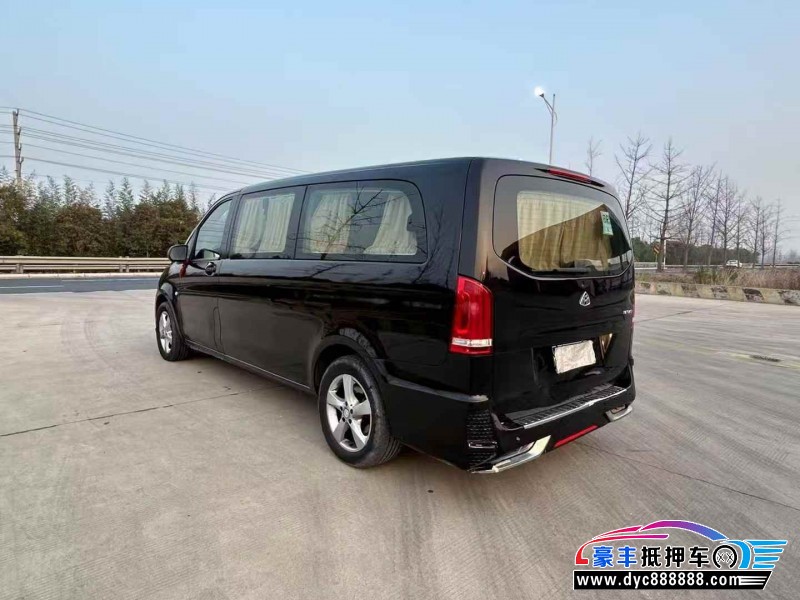 18年奔驰威霆轿车抵押车出售