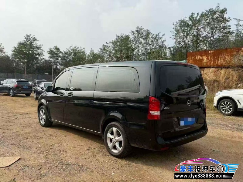 18年奔驰威霆轿车抵押车出售