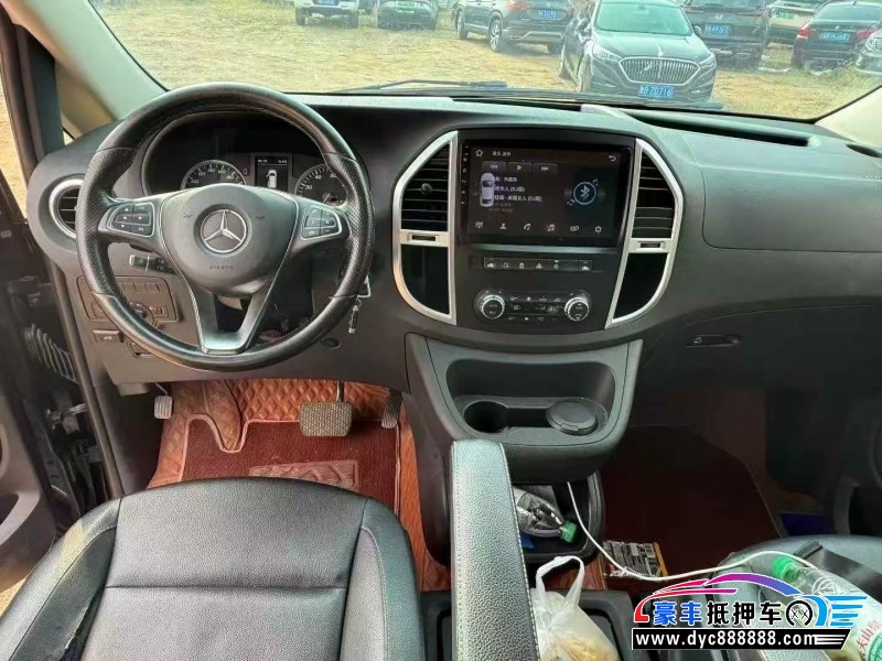 18年奔驰威霆轿车抵押车出售