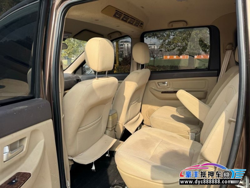 16年北汽威旺M30轿车抵押车出售