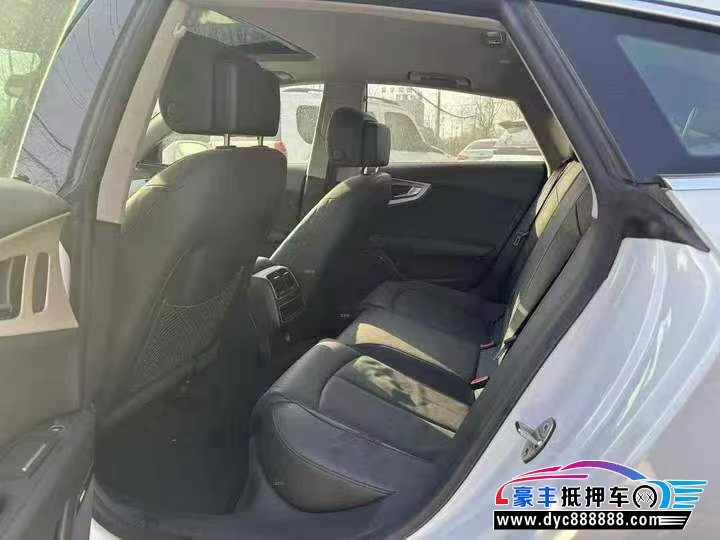 17年奥迪A7轿车抵押车出售