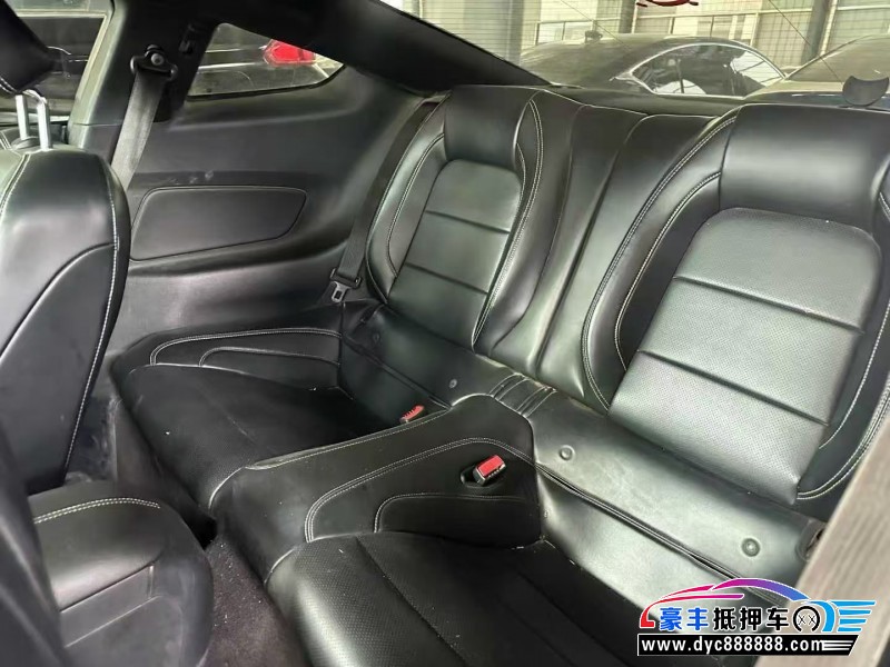 15年福特野马轿车抵押车出售