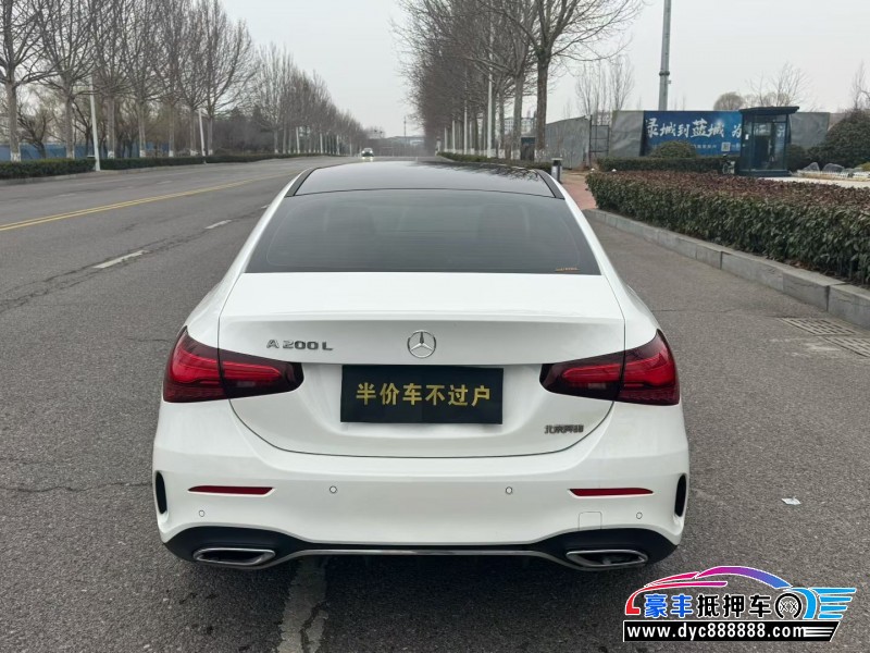 24年奔驰A轿车抵押车出售