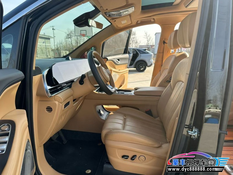 24年岚图梦想家MPV抵押车出售