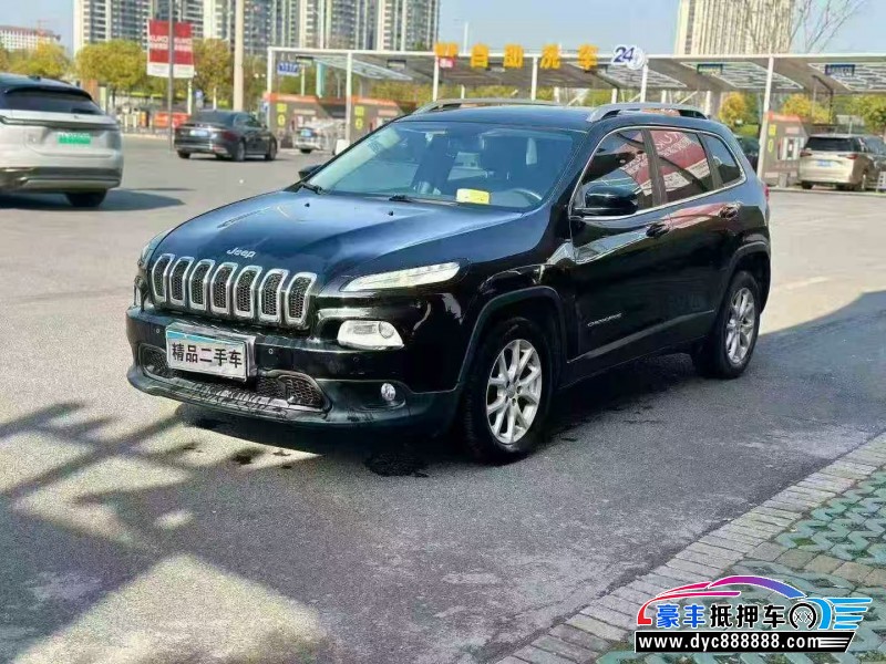 17年Jeep自由光轿车抵押车出售