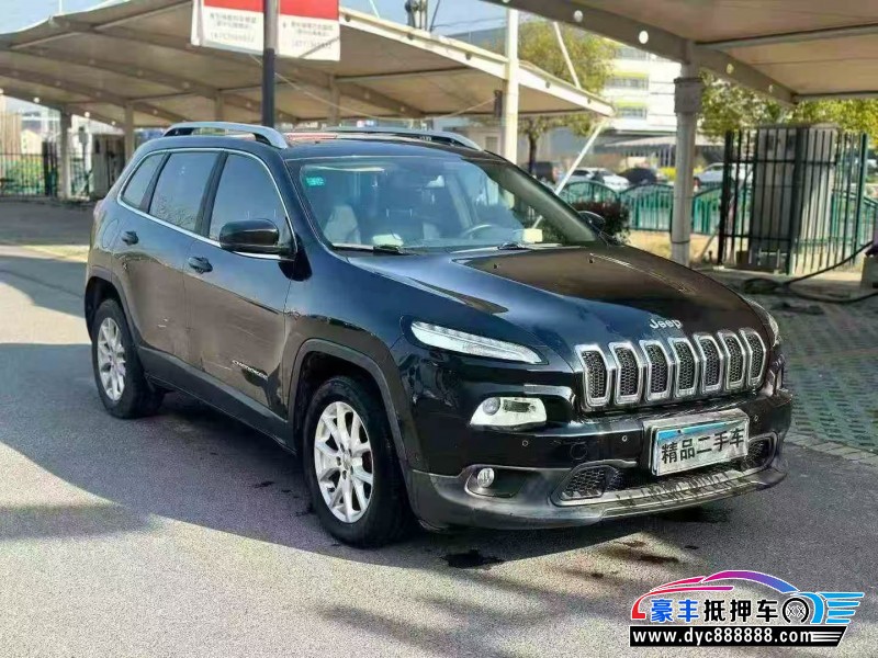 17年Jeep自由光轿车抵押车出售