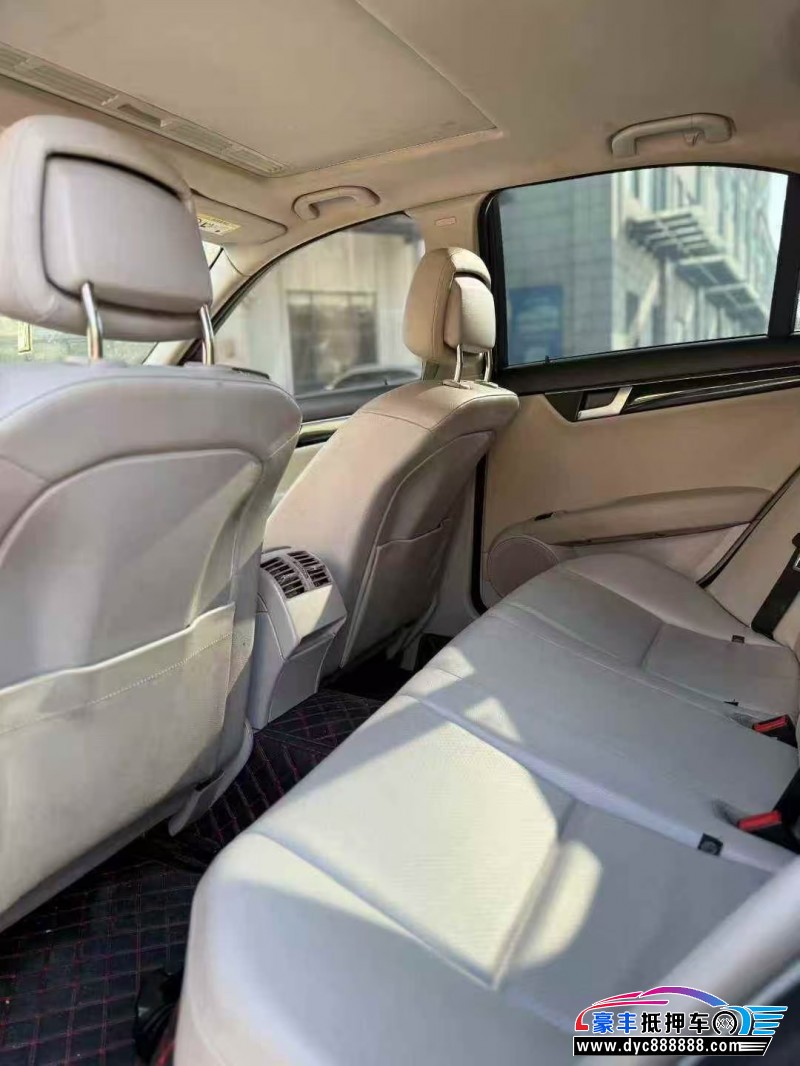 14年奔驰C轿车抵押车出售