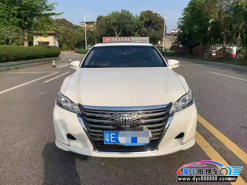 抵押车出售18年丰田皇冠轿车