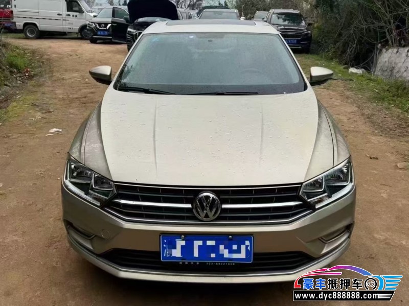 抵押车出售17年大众宝来轿车