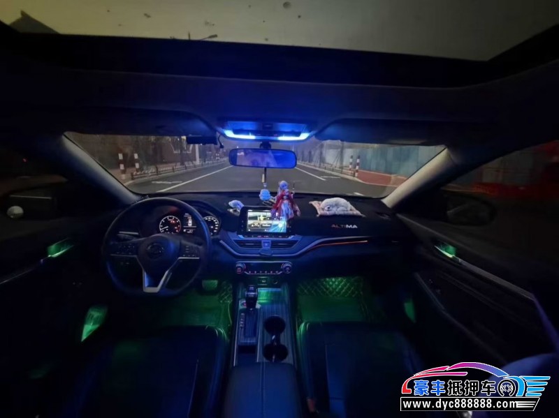 20年日产天籁轿车抵押车出售