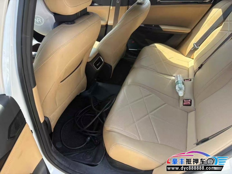 24年吉利银河L6轿车抵押车出售