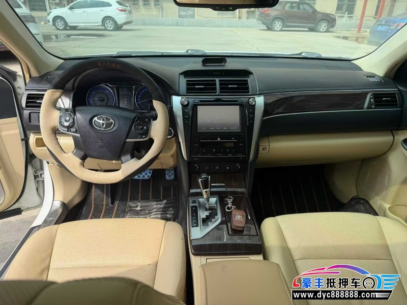 17年丰田凯美瑞轿车抵押车出售