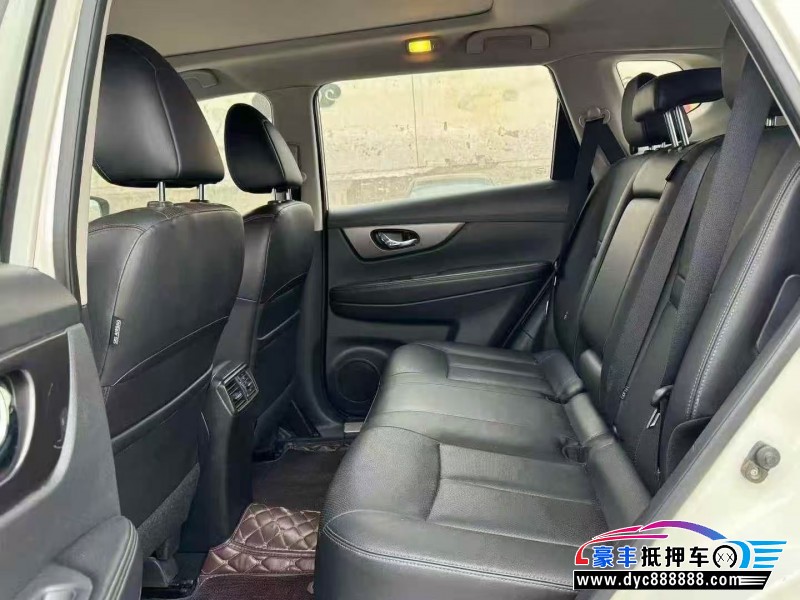 17年日产奇骏轿车抵押车出售