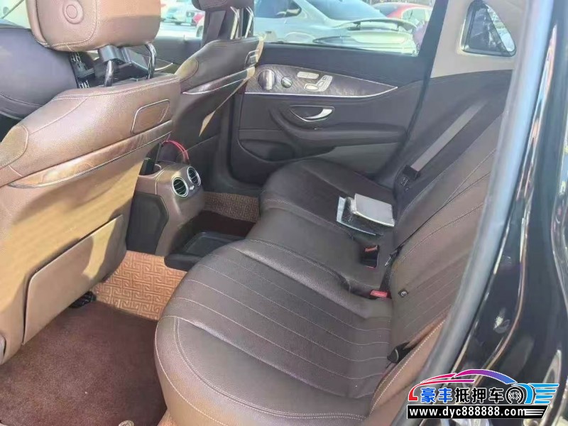 19年奔驰E轿车抵押车出售