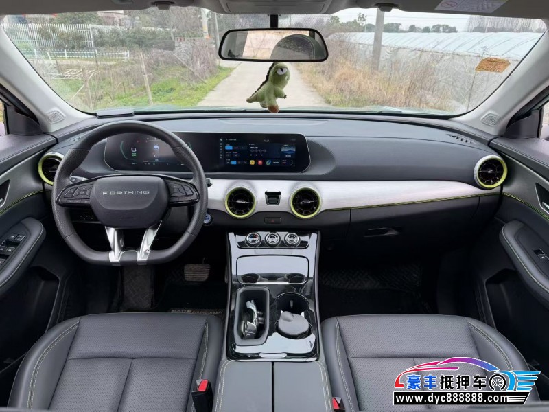 24年东风雷霆轿车抵押车出售