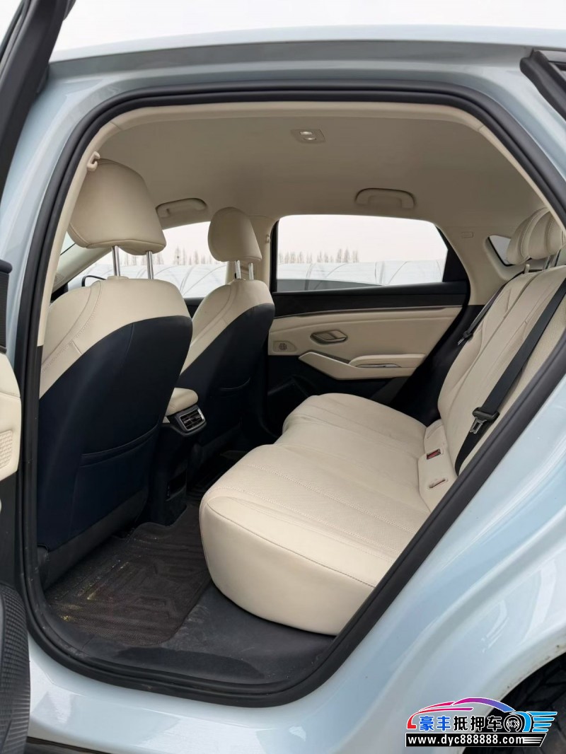 24年比亚迪秦轿车抵押车出售