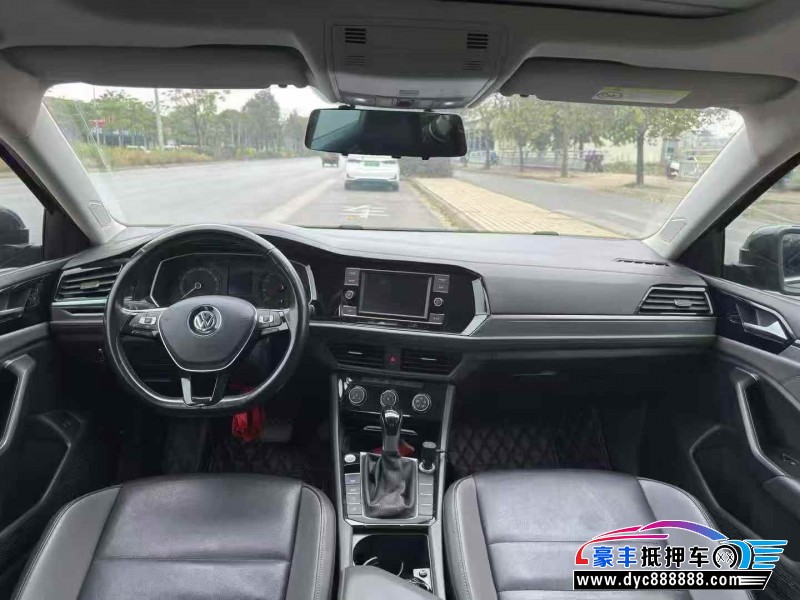 20年大众速腾轿车抵押车出售