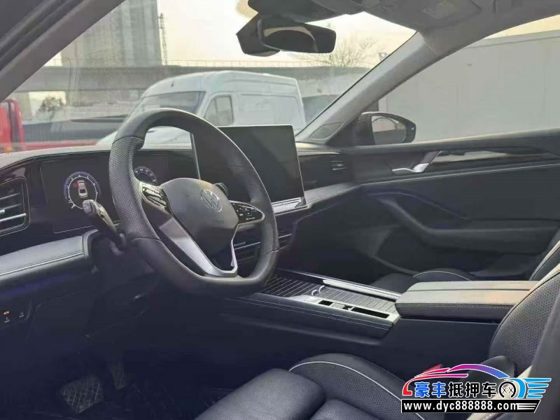 25年大众迈腾轿车抵押车出售