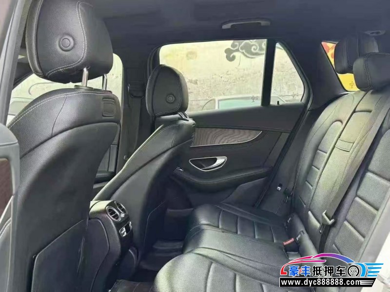 16年奔驰GLC轿车抵押车出售