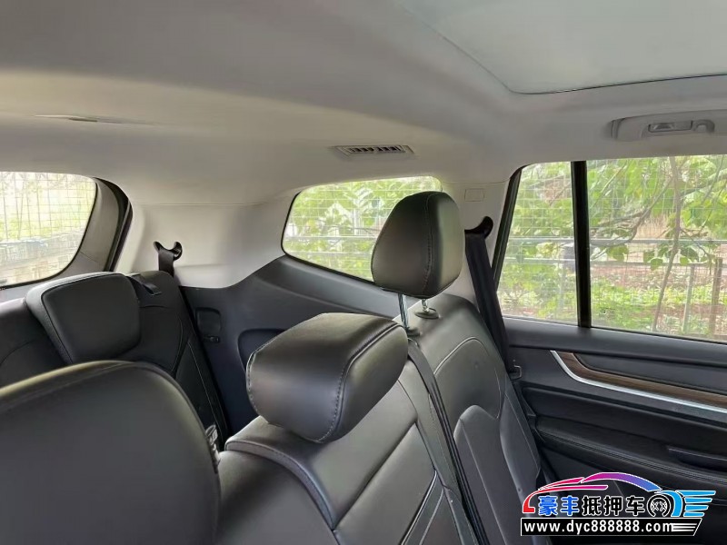 22年荣威RX8SUV抵押车出售