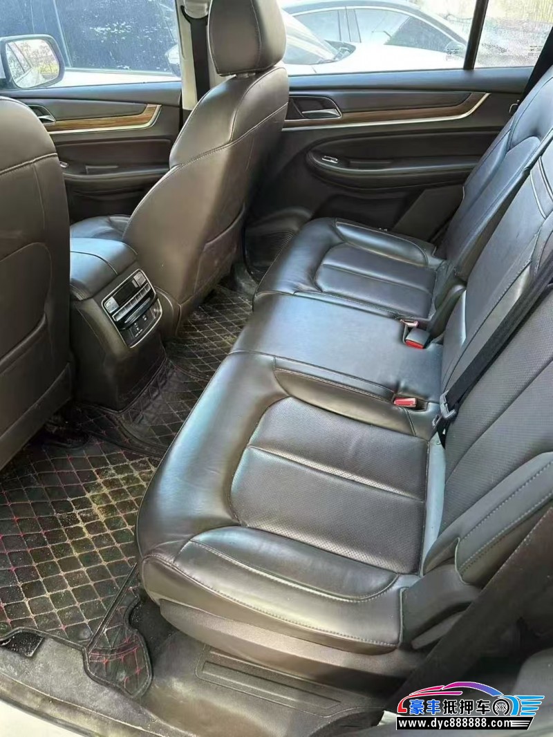 22年荣威RX8SUV抵押车出售