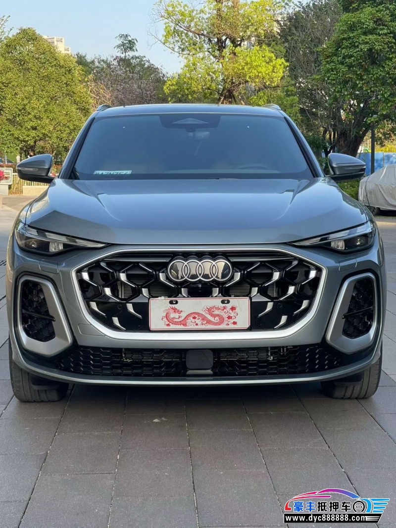 抵押车出售26年奥迪Q5轿车