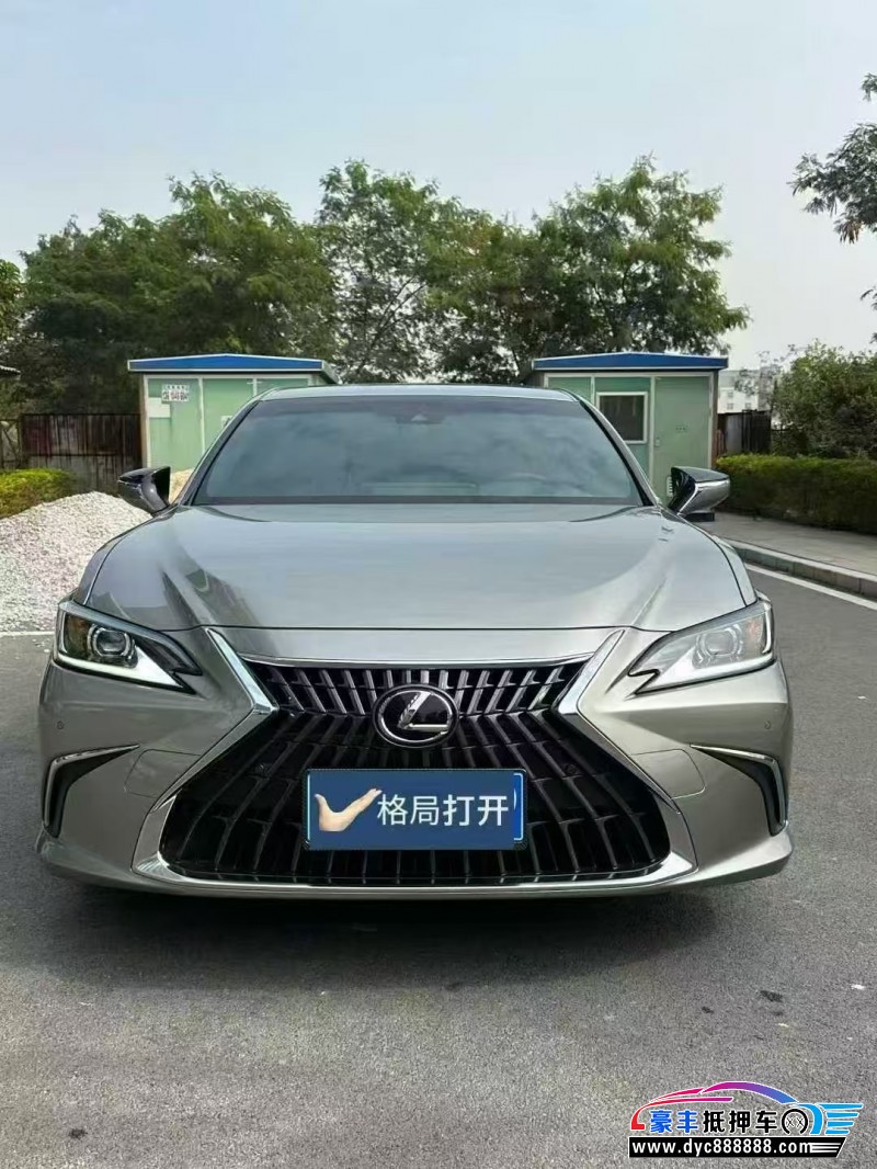 抵押车出售23年雷克萨斯ES轿车