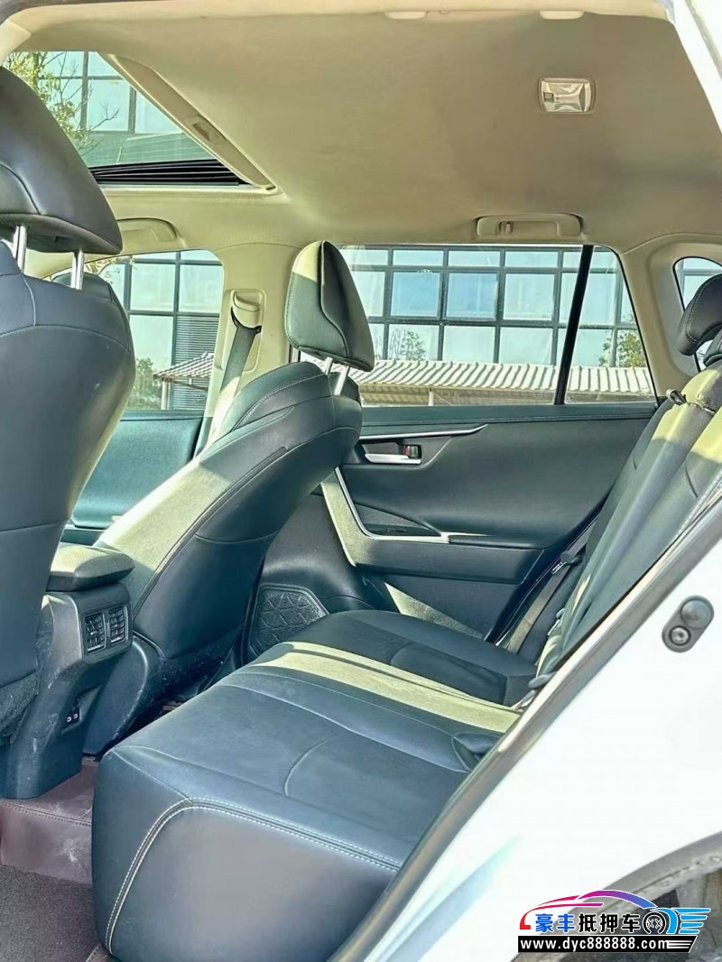 23年丰田威兰达轿车抵押车出售