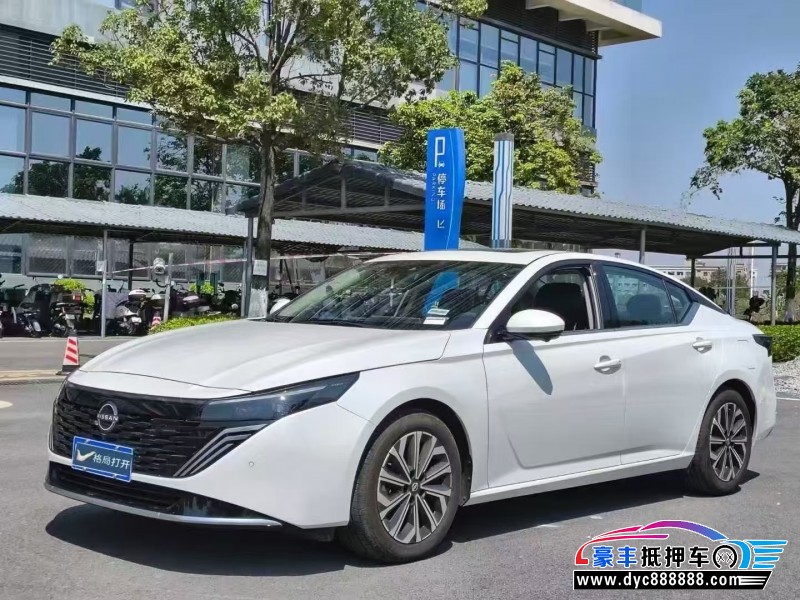 26年日产天籁轿车抵押车出售