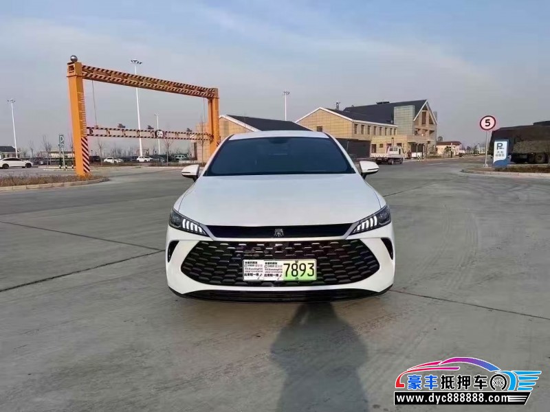 25年比亚迪秦轿车抵押车出售