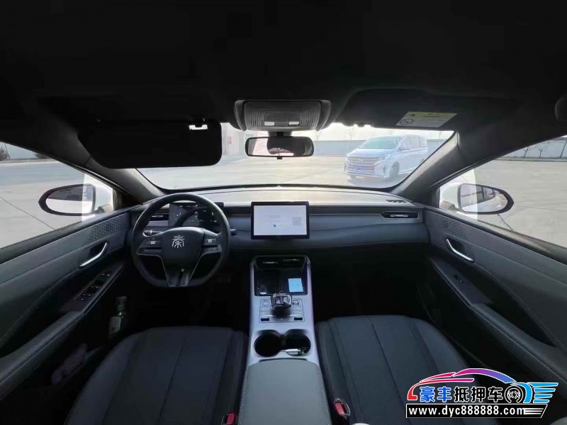 25年比亚迪秦轿车抵押车出售