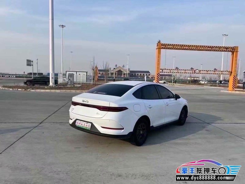 25年比亚迪秦轿车抵押车出售