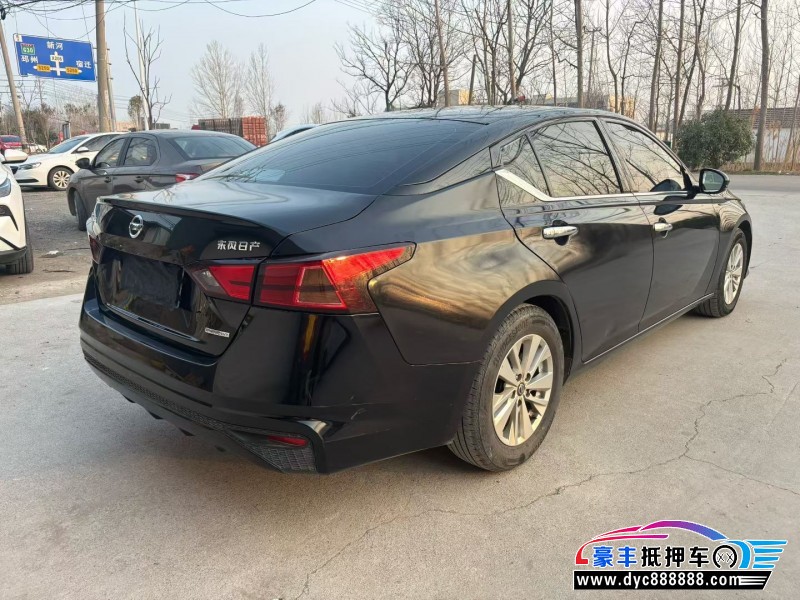 22年日产天籁轿车抵押车出售
