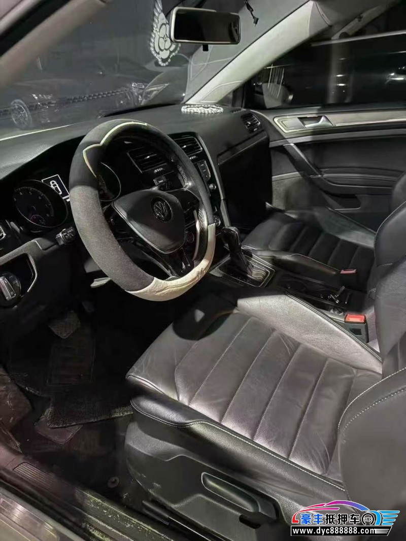 16年大众高尔夫轿车抵押车出售