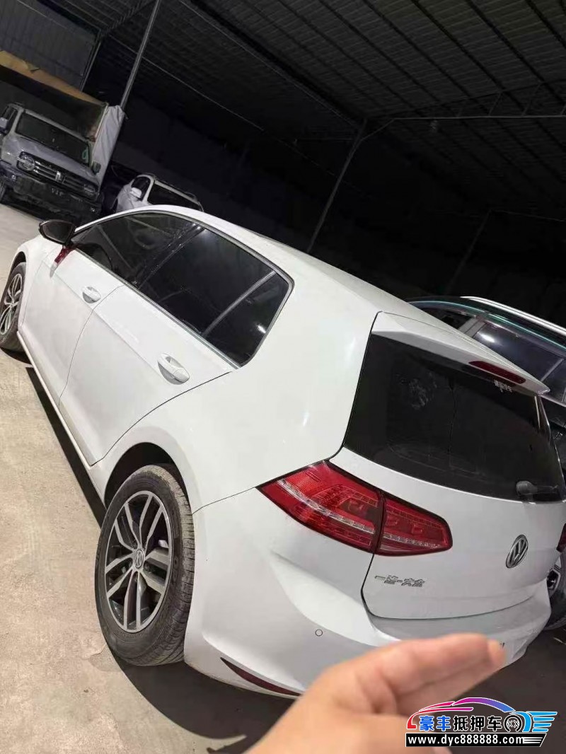 16年大众高尔夫轿车抵押车出售