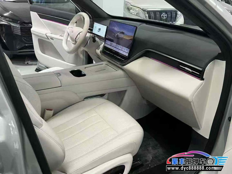 26年东风奕派008轿车抵押车出售