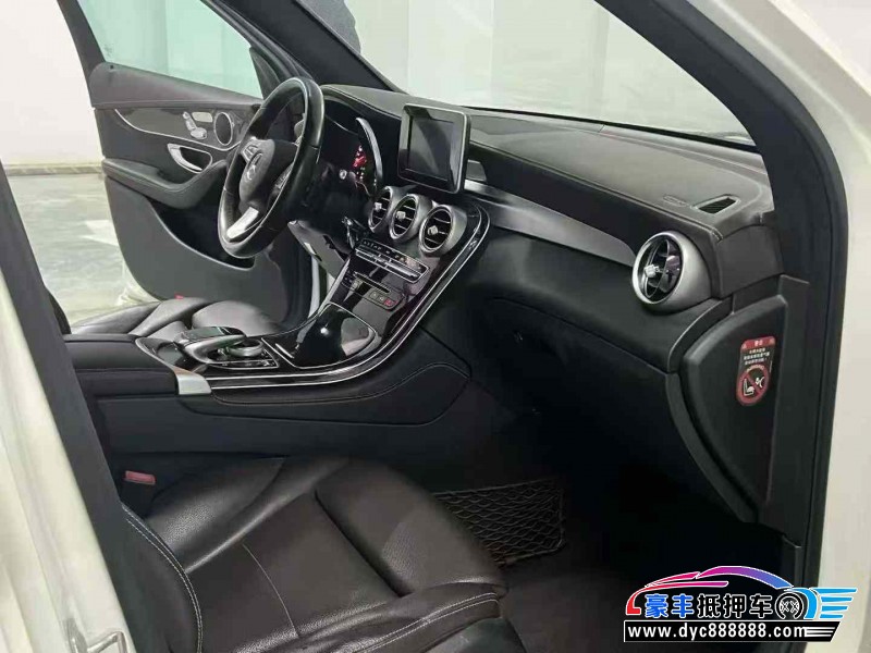 17年奔驰GLC轿车抵押车出售