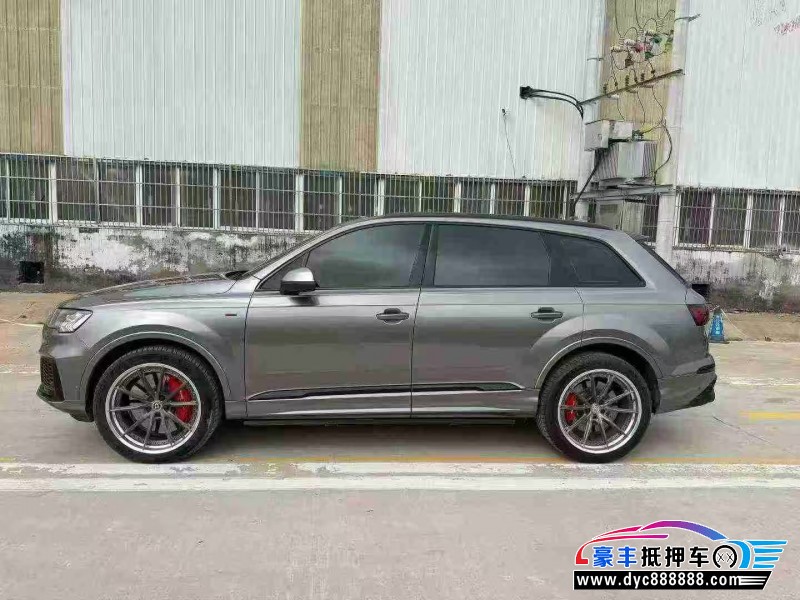 22年奥迪Q7轿车抵押车出售