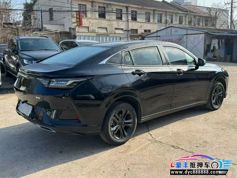 25年东风风神奕炫轿车抵押车出售