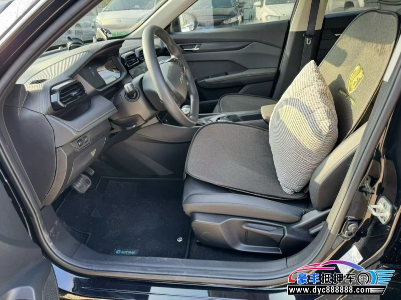 25年东风风神奕炫轿车抵押车出售